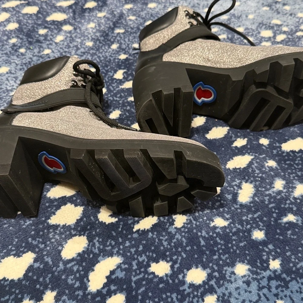 Moncler Carol Shimmery Heeled Hiking Boots. Size 38 - Picture 6 of 7